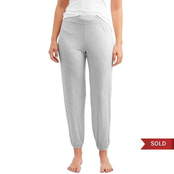 Secret Treasures Other - Secret Treasures Ultra Soft Cropped Pajama Pants